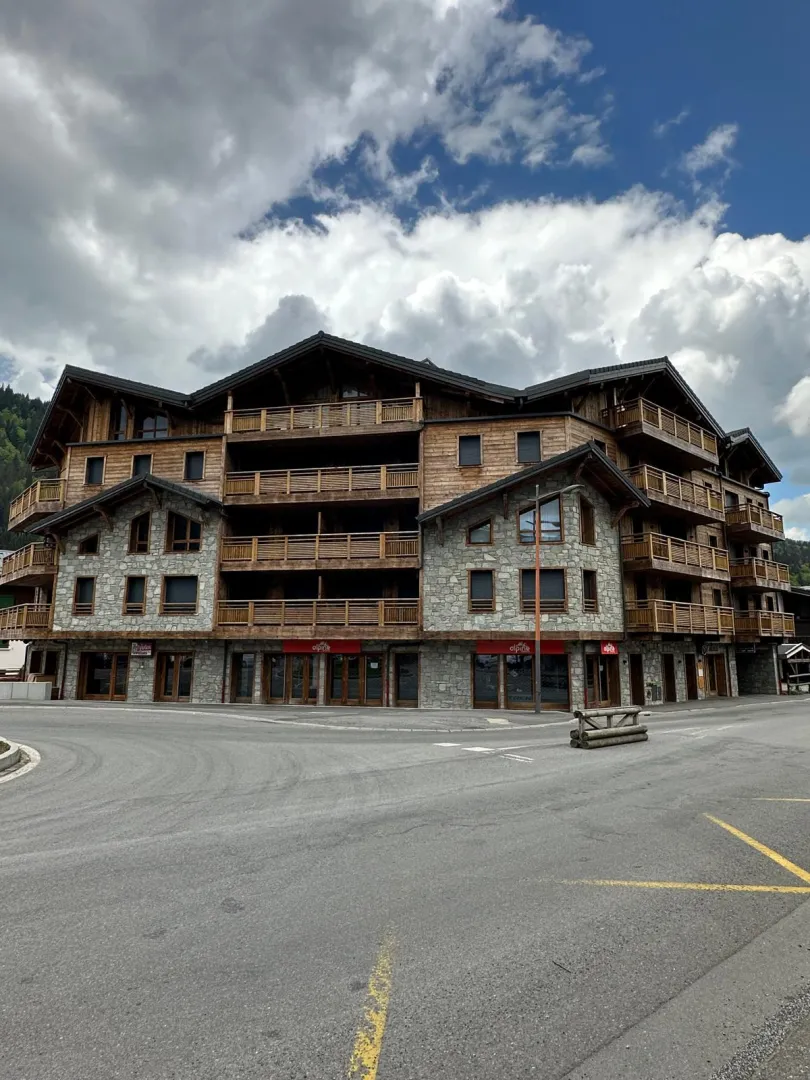 Collectif d'appartements-Charpente sapin brûlé-Couverture tuile-Bardage sapin brûlé-Morzine