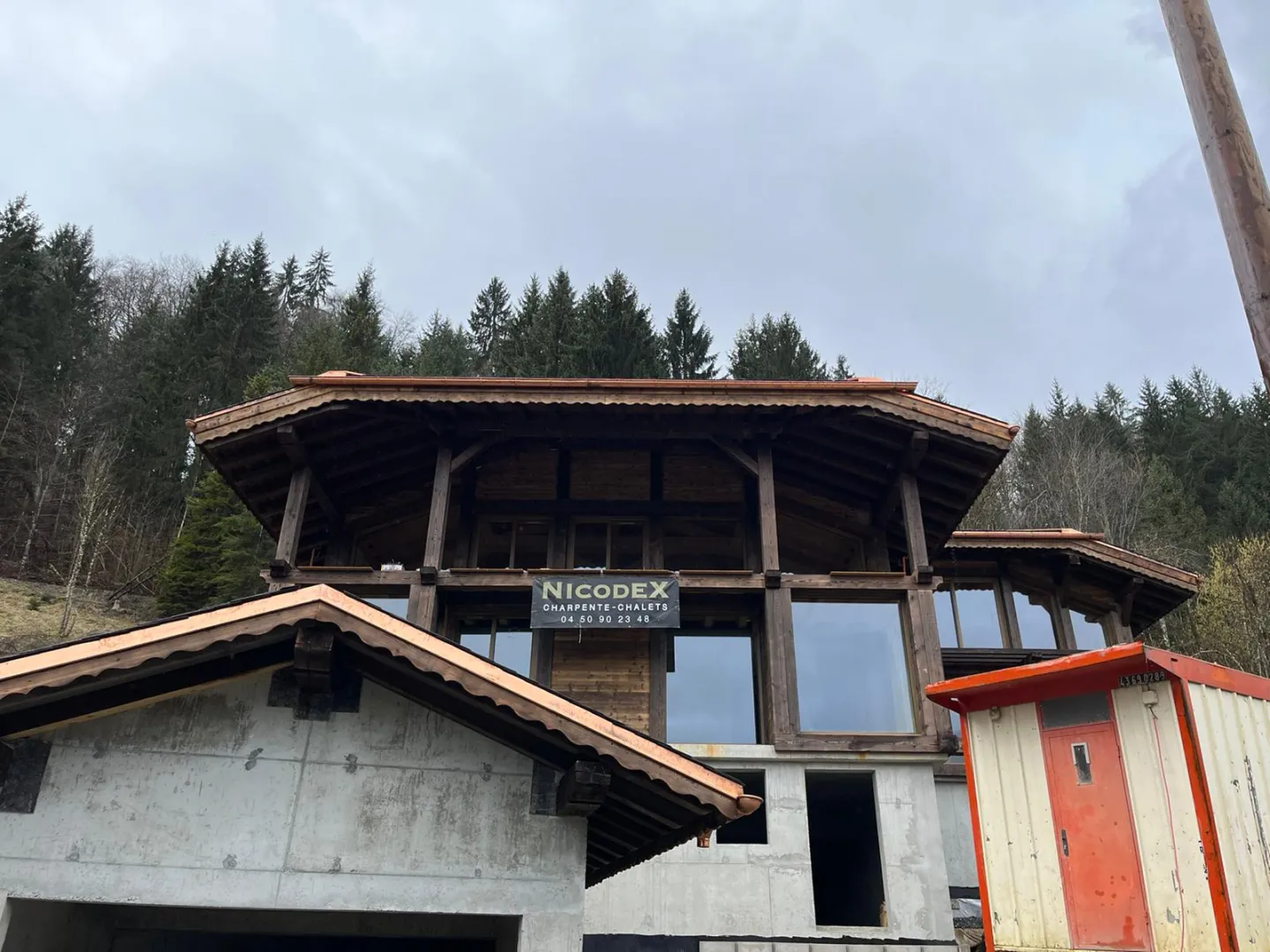 Chalet poteaux poutre bois brûlé brossé - Les Rasses - Morillon