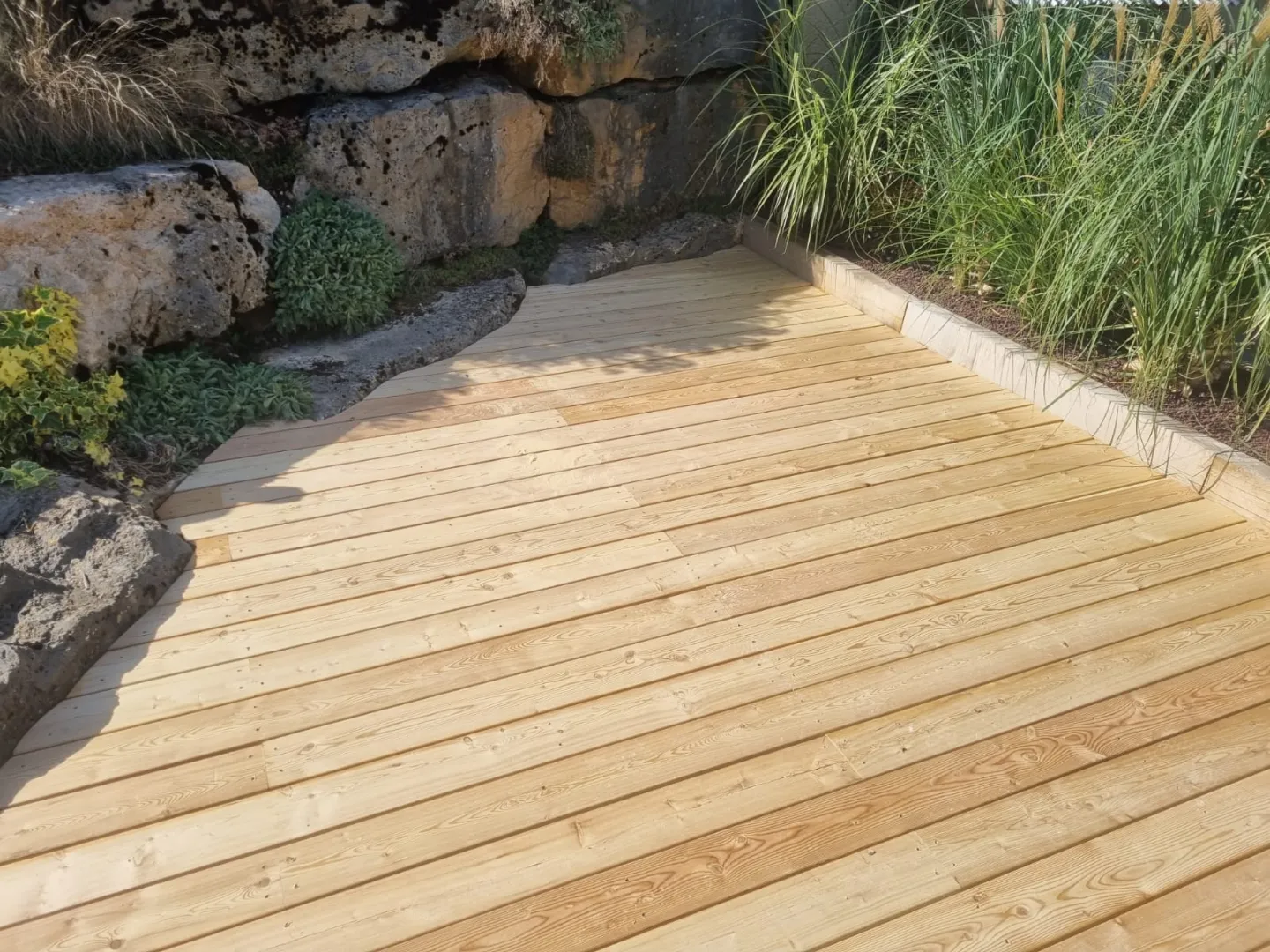 Réalisation d'une terrasse mélèze - Jura